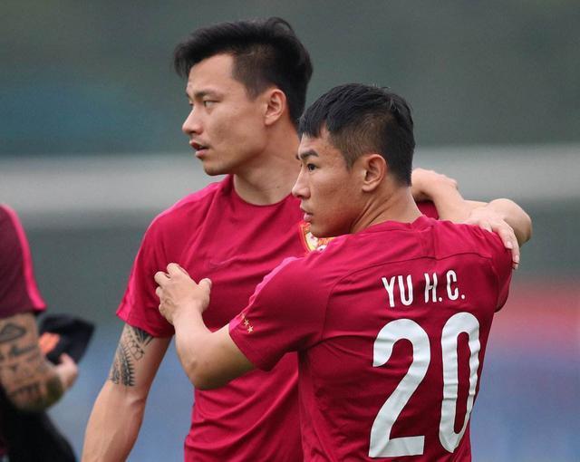  曼联锋线重组，霍伊伦德伤愈复出战维拉  